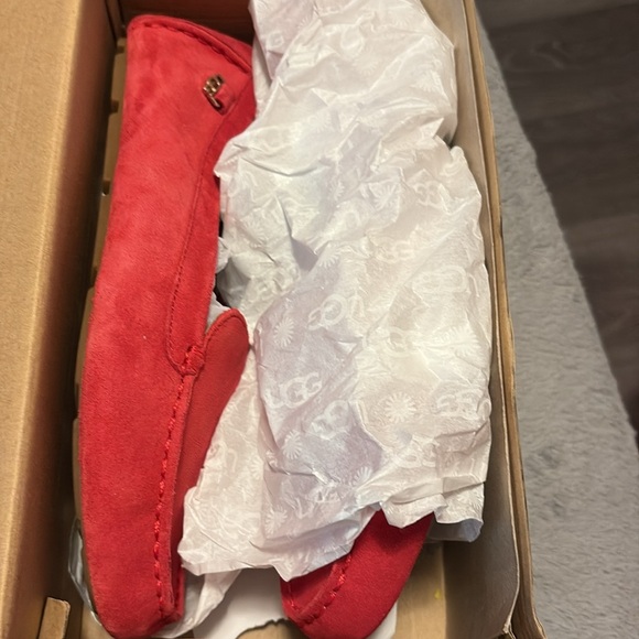 New in Box Flores red suede flat size 10 - Picture 7 of 7